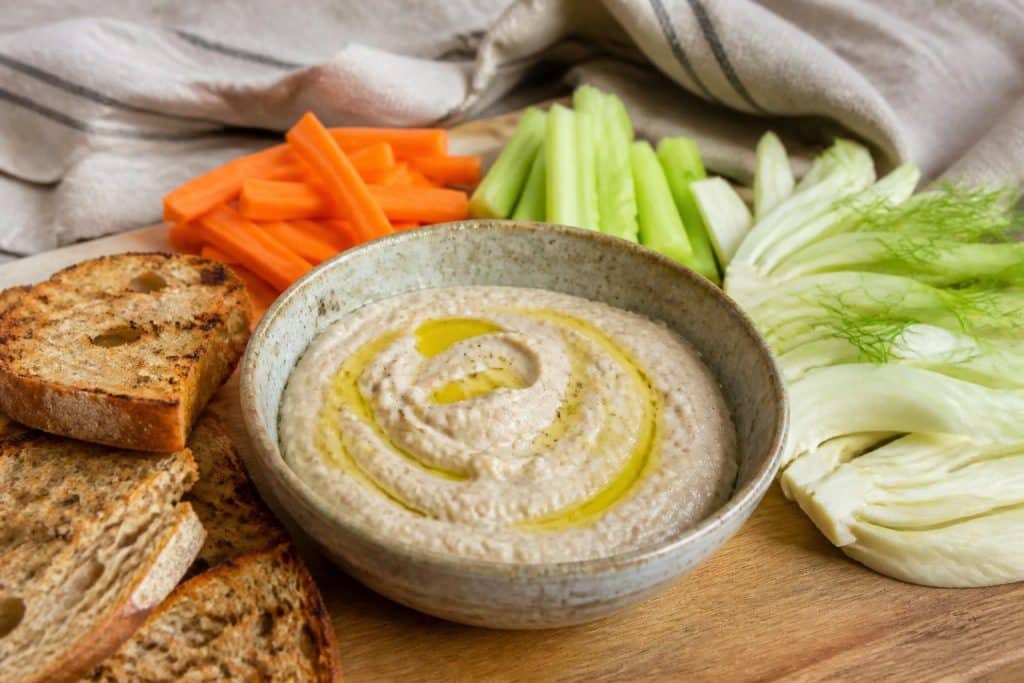 découvrez notre recette traditionnelle provençale d'anchoïade, facile et rapide à préparer pour un apéritif savoureux et authentique.